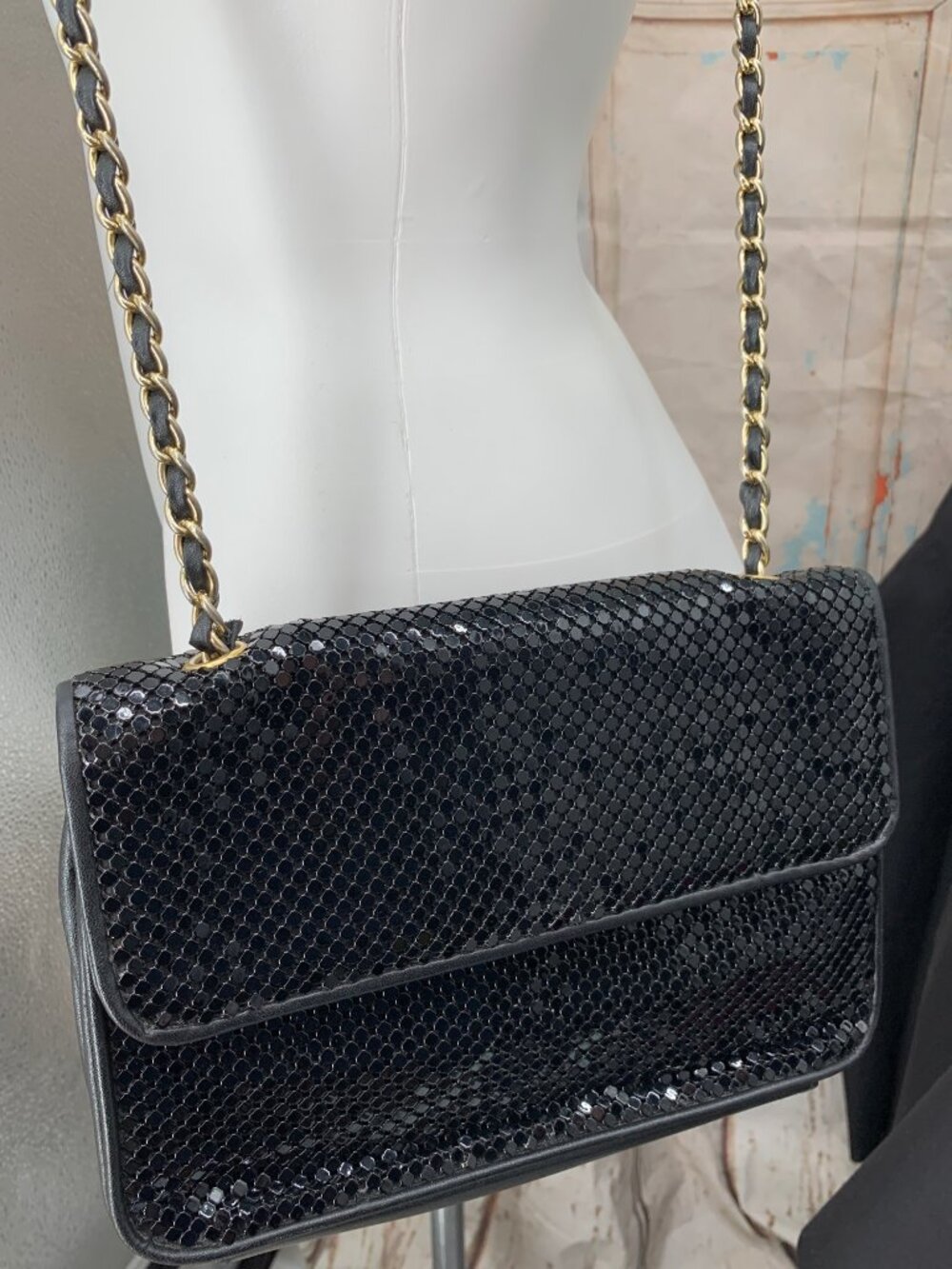Whiting & Davis 80's READ Black Chainmail Shoulder Bag Gold Chain Strap Snap Clo
